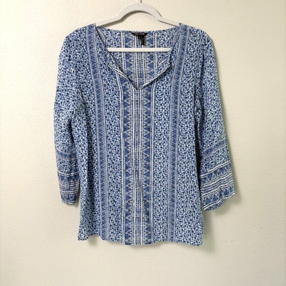 Nic + Zoe Top Size M Blue Geometric Silk Blend Split Neck 3/4 Sleeve Blouse - Picture 1 of 10
